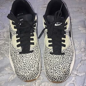 Nike air max 90. Women’s size 8.